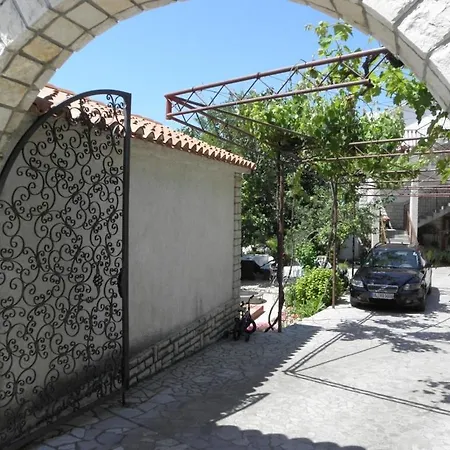 In With Balcony, Air Conditioning, Wifi, Washing Machine *