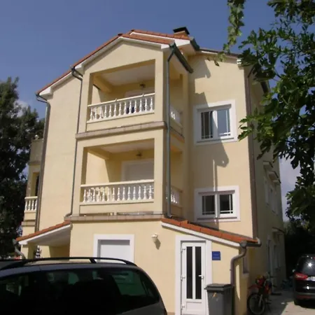 In With Balcony, Air Conditioning, Wifi, Washing Machine Apartment Lopar