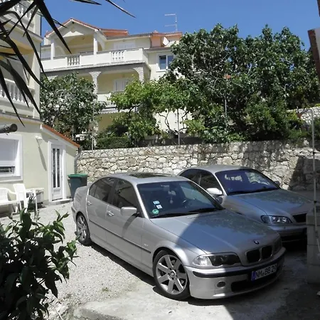 In With Balcony, Air Conditioning, Wifi, Washing Machine Appartamento
